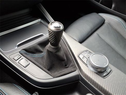 Used 2018 BMW M2 image 19