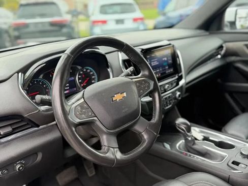 Used 2022 Chevrolet Traverse LT AWD/4WD image 11
