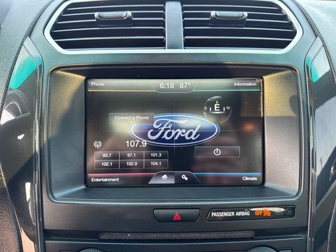 Used 2016 Ford Explorer XLT w/ Equipment Group 201A AWD/4WD image 36