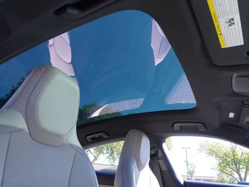 Used 2020 Porsche Taycan 4S image 13