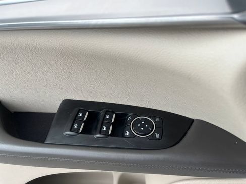 Used 2019 Lincoln Nautilus Select AWD/4WD image 11