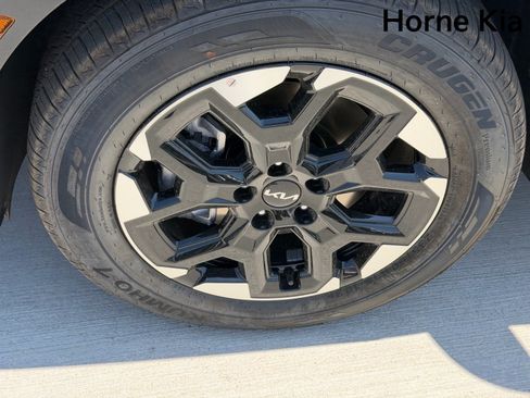 New 2026 Kia Sorento S FWD image 8