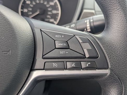 Used 2025 Nissan Altima 2.5 SV FWD image 17