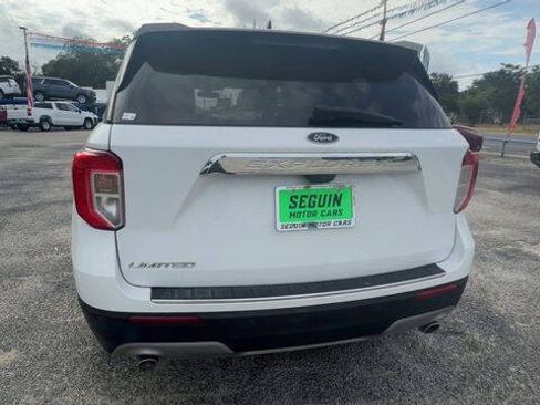 Used 2021 Ford Explorer Limited w/ Equipment Group 301A RWD image 7