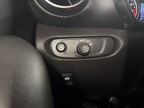 Used 2020 Chevrolet Blazer LT FWD image 22