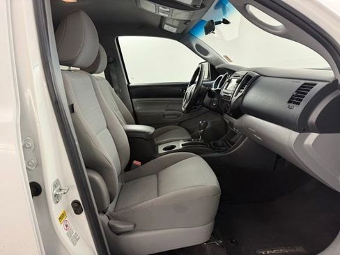 Used 2013 Toyota Tacoma PreRunner image 28