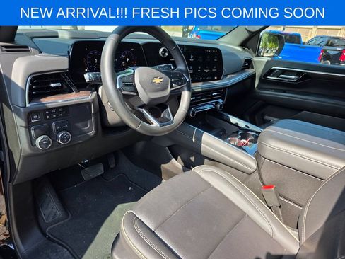 Used 2025 Chevrolet Tahoe Premier RWD image 8