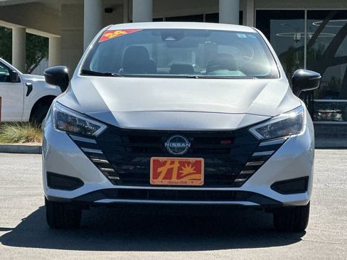 Used 2024 Nissan Versa SR FWD image 8