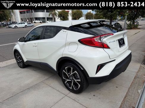 Used 2019 Toyota C-HR XLE FWD image 5
