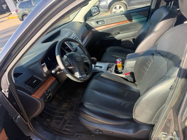Used 2013 Subaru Outback 2.5i Limited w/ Moonroof Pkg AWD/4WD image 2
