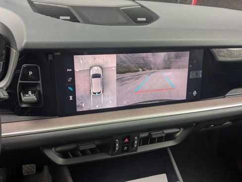 New 2026 Porsche Cayenne image 19