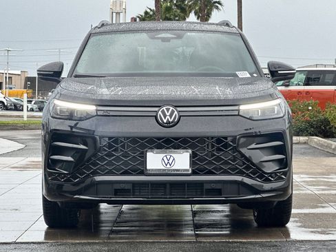 New 2026 Volkswagen Tiguan SE R-Line FWD image 3