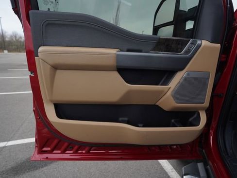 Used 2023 Ford F250 Lariat w/ Chrome Package image 13