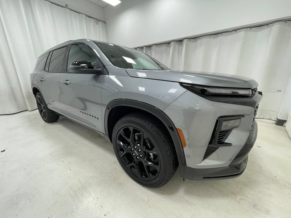 New 2026 Chevrolet Traverse RS w/ LPO, Floor Liner Package AWD/4WD image 3