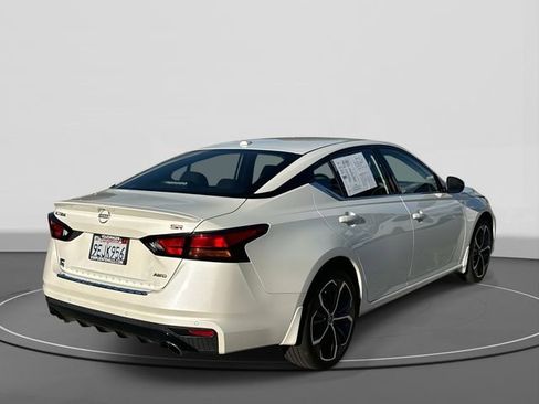 Used 2023 Nissan Altima 2.5 SR w/ SR Premium Package image 4