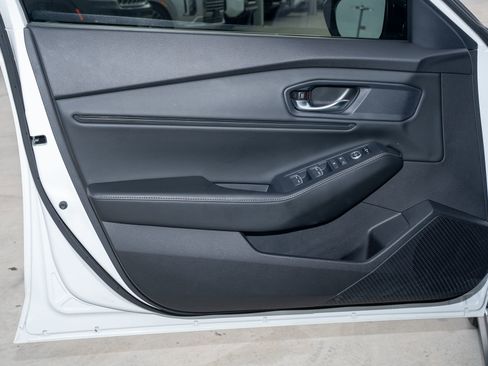 Used 2023 Honda Accord Sport image 11