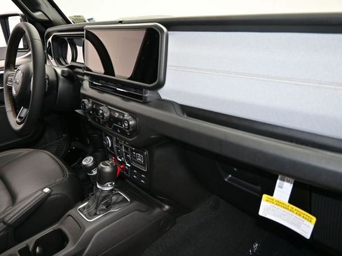 Used 2024 Jeep Gladiator Sport image 36