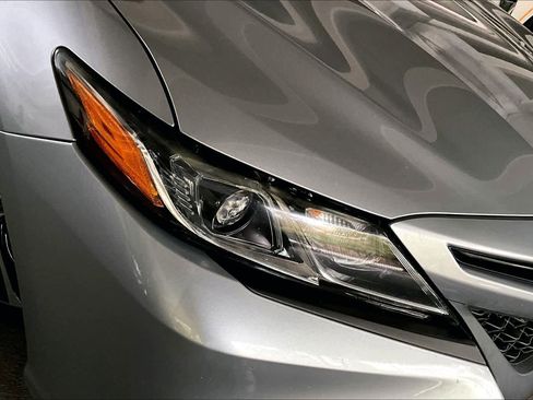 Used 2018 Toyota Camry SE image 27