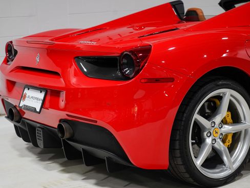 Used 2017 Ferrari 488 Spider RWD image 24