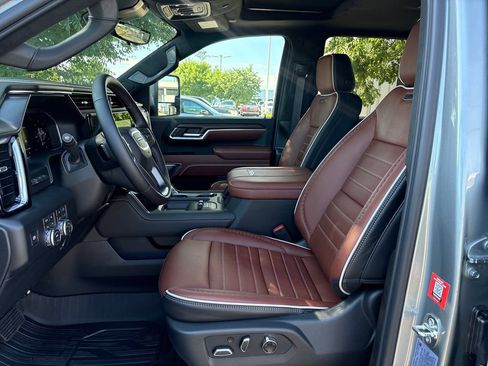 New 2026 GMC Sierra 2500 4x4 Crew Cab Denali Ultimate image 13