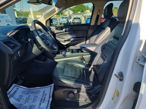 Used 2019 Ford Edge SE FWD image 9