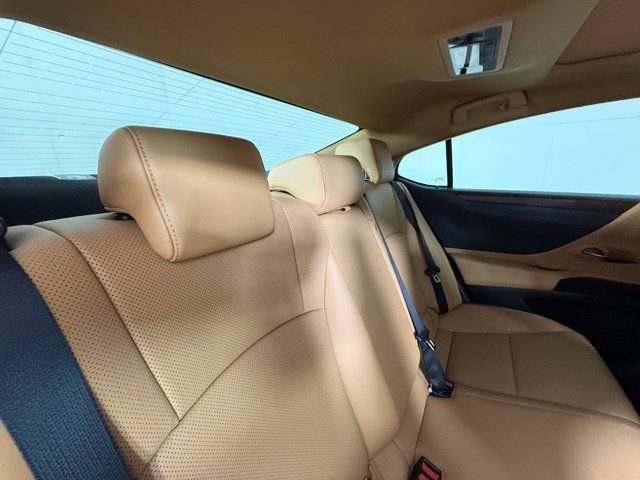 Used 2025 Lexus ES 350 w/ Premium Package FWD image 27