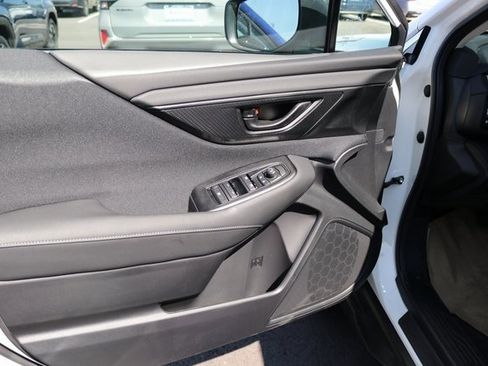 Used 2025 Subaru Outback Base image 19