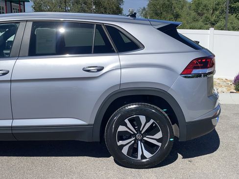 Used 2024 Volkswagen Atlas Cross Sport SE AWD/4WD image 4