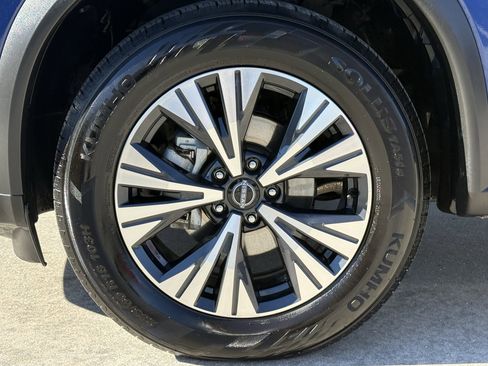 Used 2023 Nissan Rogue SV image 12