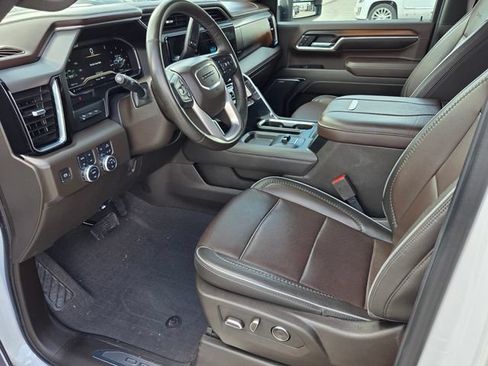 Used 2024 GMC Sierra 2500 Denali w/ Denali Reserve Package AWD/4WD image 8
