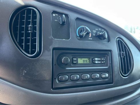 Used 2007 Ford E-150 and Econoline 150 RWD image 5