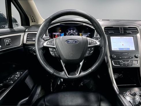 Used 2020 Ford Fusion SEL FWD image 10