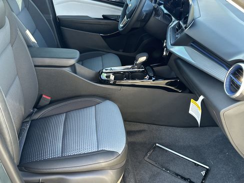 New 2025 Chevrolet Trax LT w/ Driver Confidence Package image 13