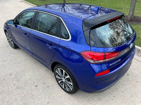 Used 2019 Hyundai Elantra GT image 4