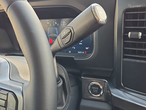 Used 2025 Ford F250 Lariat AWD/4WD image 26