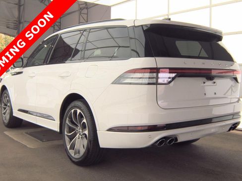 Used 2025 Lincoln Aviator AWD w/ Jet Appearance Package image 5