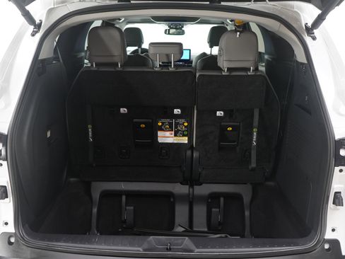 Used 2025 Toyota Sienna XLE image 20