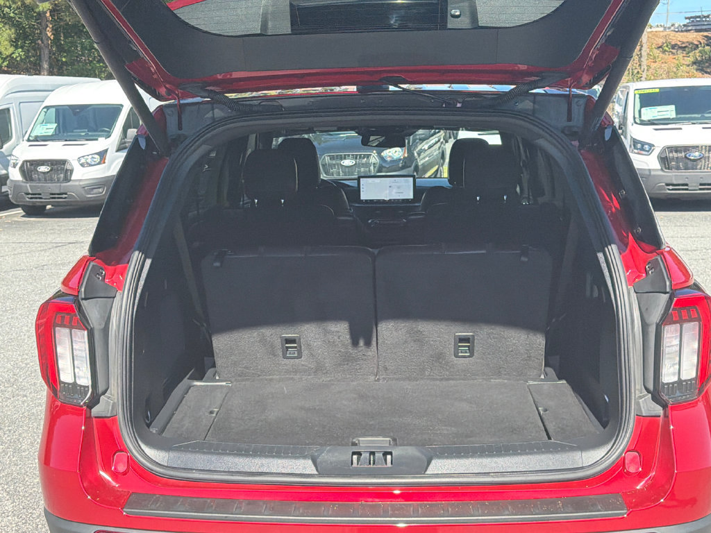 Used 2025 Ford Explorer Platinum RWD image 19