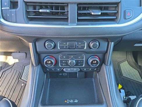 Used 2021 Chevrolet Suburban Premier w/ Premium Package AWD/4WD image 28