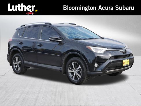 Used 2018 Toyota RAV4 XLE image 1