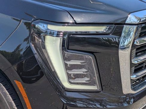 Used 2025 GMC Yukon XL Elevation w/ Elevation Premium Package image 9