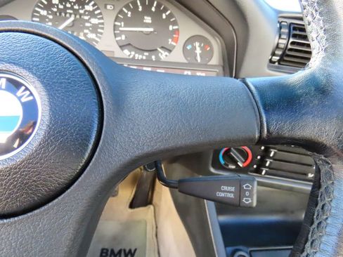 Used 1987 BMW 325i Convertible image 30