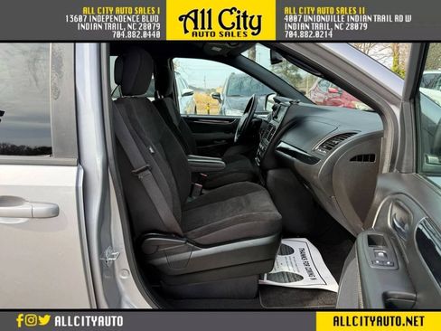 Used 2018 Dodge Grand Caravan SE FWD image 10