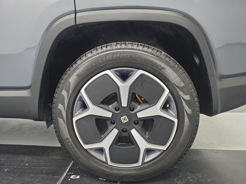 Used 2023 Rivian R1S Adventure AWD/4WD image 10