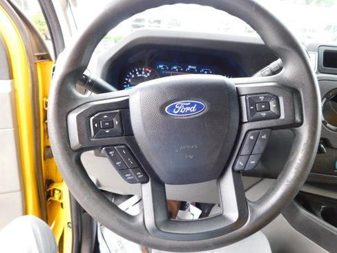 Used 2021 Ford E-350 and Econoline 350 Super Duty image 31
