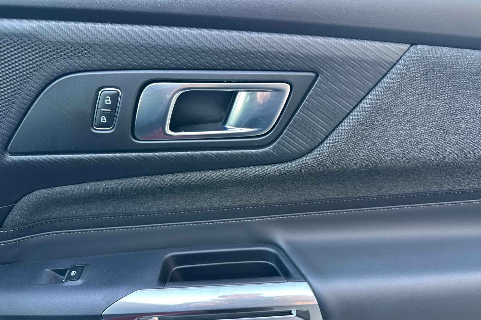 Used 2025 Ford Mustang Coupe RWD image 18