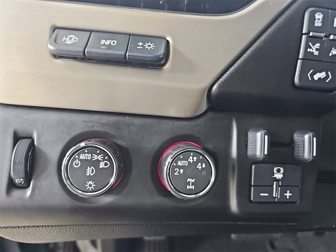 Used 2016 GMC Yukon XL Denali image 31