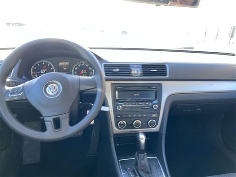 Used 2012 Volkswagen Passat 2.5 S image 16