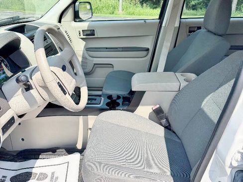 Used 2011 Ford Escape XLS w/ 101A Rapid Spec Order Code AWD/4WD image 10