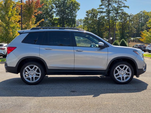 Used 2025 Honda Passport EX-L image 6